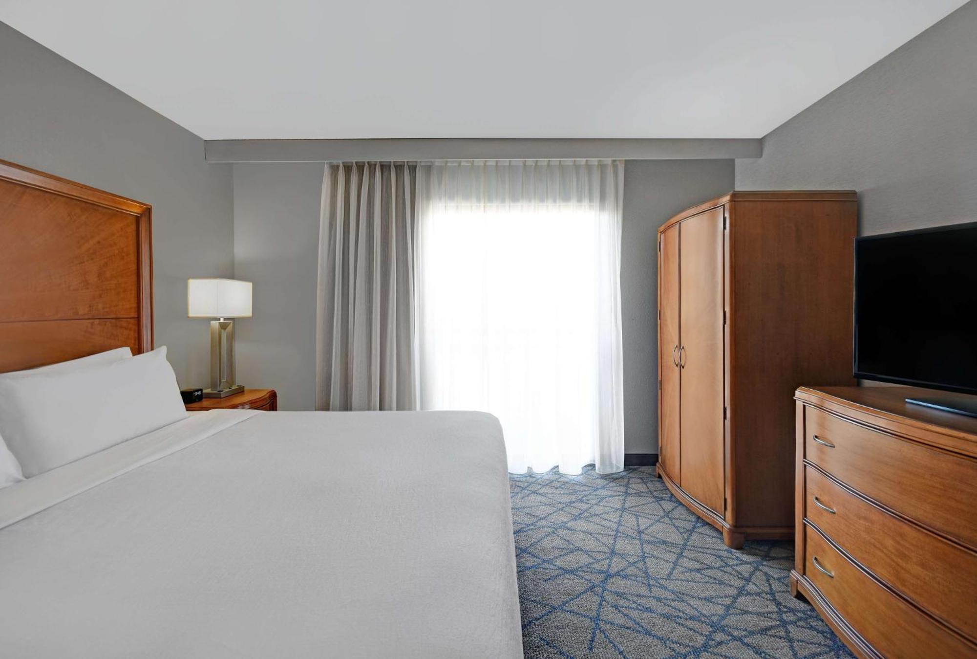 Embassy Suites By Hilton Detroit - Livonia/Novi Exterior photo