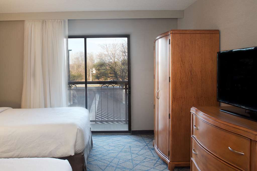 Embassy Suites By Hilton Detroit - Livonia/Novi Room photo
